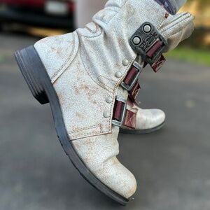 🏍 Fly London | Stif Biker Boots | Size 8 USA | RARE metallic white finish 🏍